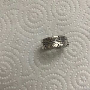James Avery Retired Birds of Feather Ring